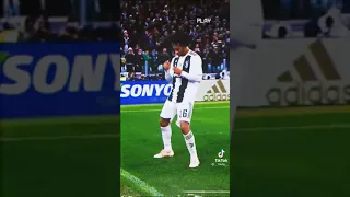 JUAN CUADRADO dance dinero 😃😍😍👍👍