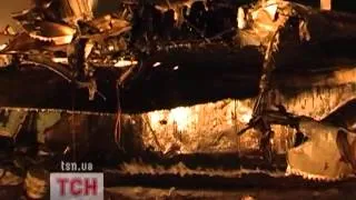 Видео с места катастрофы самолета под Донецком