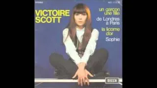 Victoire Scott - Un Garçon, Une Fille