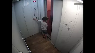 Ребёнок застрял в лифте