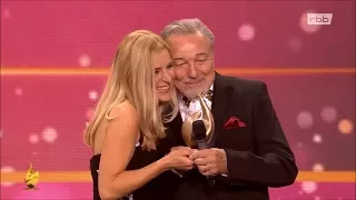 Karel Gott erhält die "Goldene Henne 2017" für sein Lebenswerk