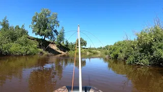 РЫБАЛКА НА ПАУК С ЛОДКИ. В ПОИСКАХ ТРОФЕЙНОЙ РЫБЫ. СПЛАВ ПО КРАСИВОЙ СИБИРСКОЙ РЕКЕ.