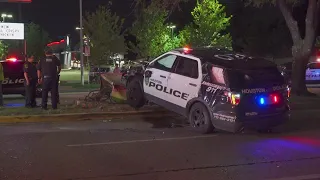 HPD officer involved in major crash with another vehicle in N. Houston