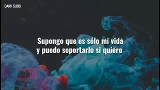 I Think I'm OKAY - Machine Gun Kelly, Yungblud & Travis Barker (Español)