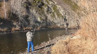 Рыбачим на золотой речке Кальджир.