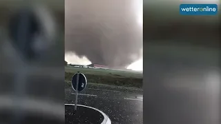 Mächtiger Tornado bei Mönchengladbach