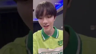 【TF家族三代】230614 苏新皓微博更新 “要睡了 分享一个早上课间拍的vlog”