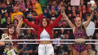 Dakota Kai y Iyo Sky Nuevas Campeonas en Parejas - WWE Raw Español Latino: 12/09/2022