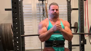 Family watches Dad Absolutely DESTROY 495 lbs zercher squat