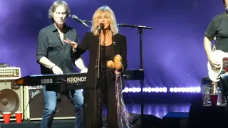 "Hold Me" Christine McVie & Lindsey Buckingham@Mann Center Philadelphia 6/30/17