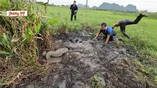 Rescuing young man who was eaten by giant snake | Fishing TV