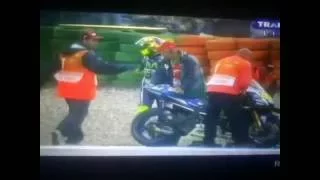 Rossi sangat marah Sudah Jauh Memimpin , malah Jatuh di Assen