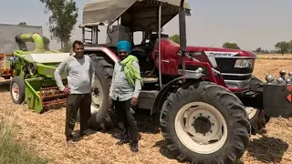 हाथी जैसे ट्रैक्टर में ताकत इतनी ज्यादा है कि स्ट्रॉ रीपर को भी फाड़ देगा Mahindra NOVO 755 tractor