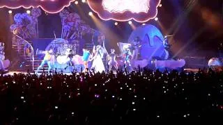 Katy Perry - Firework Live @ Milan 23 february 2011 HD