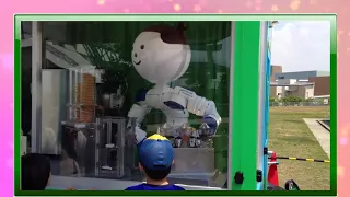 ソフトクリーム屋さんロボットやすかわ君