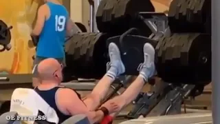 Random Guy Does 1600lb Leg Press