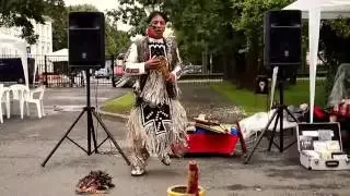 Cheerful music and dance Indian Inti Pakarinen. Day of the city of Peterhof.