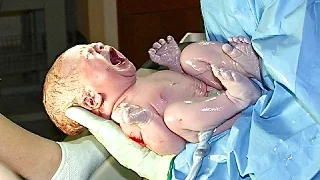 16+ Реальные роды. Появление малыша / 16+ The actual birth. The appearance of the baby