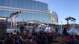 Transatlantic-Black As The Sky middle (Live-Progressive Nation at Sea Cruise 2014)