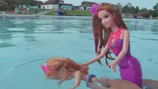 🍄 Elsa and Anna toddlers take swimming lessons from Romy the mermaid 🌺 Huge Pool 🌺 Part 2