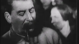 Сталин! Слава о нём! (Stalin! Glory to him!) Песня о Сталине из д/ф "Страна Родная" (1942)