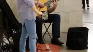 Музыка в метро.Москва.