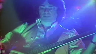 Guitarist STEVE HACKETT  p l a y s "A Tower Struck Down" 1980 Prog