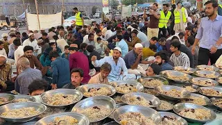 Free Food In Ramadan Iftar Time | 1000+ People Iftar on Road | Biggest Iftar in Pakistan  | #ramadan