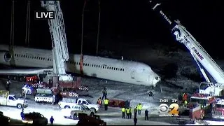 Plane Makes Frightening Skid On Runway At LaGuardia