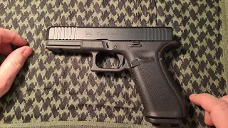 Rozkładanie do czyszczenie pistolet Glock 17 generacja 5 kaliber 9x19 parabellum.