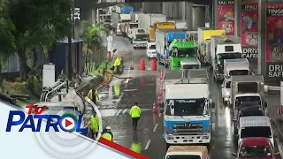 Ilang motorista naipit nang 5 oras sa trapik dahil sa baha sa bahagi ng SLEX | TV Patrol