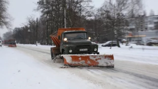 прибирання снігу на вул. Ціолковського