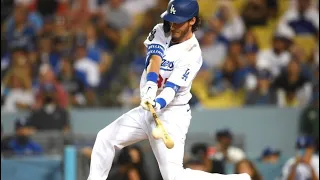 Cody Bellinger crushes game tying home run