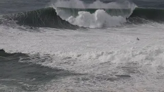 Dramatic Rescue in Nazaré on 14. Dec. 2018