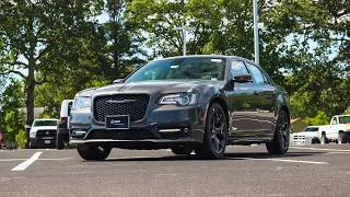 2022 Chrysler 300S  Startup, Exhaust ,Walkaround and Review