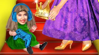 J'APPRENDS que je suis une PRINCESSE - Adoptée par la ROYAUTÉ | Gameuse RICHE vs FAUCHÉE par LALAL'R