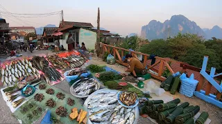 ตลาดเมืองวังเวียง สปป.ลาว Local market in Vang Vieng, Laos.