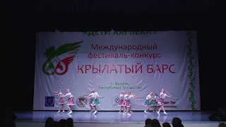 "Ленточная как бы полька".  г. Казань 2019. Современная хореография.