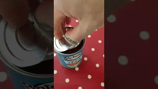 How to open a can of beans with one hand