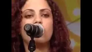 Amel Mathlouthi, " كلمتي حرة / kelmti horra "