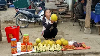 Girl Harvest Bamboo shoots, Banana flower, Chili Bamboo shoots at the Market sell | Triệu Thị Xuân