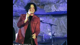 Jack White bans cell phones at his concerts