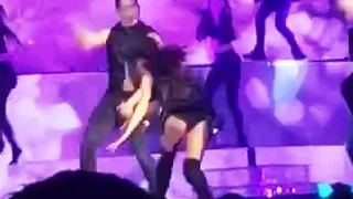 Ariana Grande FALLS During 'Bang Bang' On Honeymoon Tour Toronto