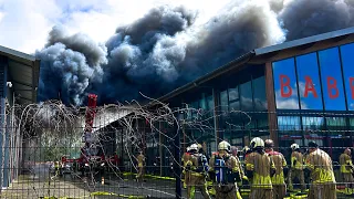 {GRIP 1} (ZEER GROTE BRAND) legt bedrijfsgebouw voledig in de as aan de koeldijkerweg in Amersfoort!