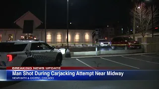 Man shot in attempted carjacking near Midway