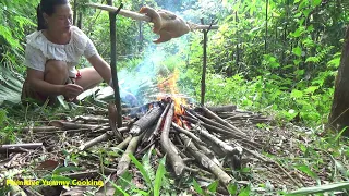 Solo Bushcraft - Smart Girl Cooking In The Forest - Survival Skills Alone Cooking
