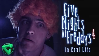 FIVE NIGHTS AT FREDDY'S 4 IN REAL LIFE | (FNAF 4 En la vida real)