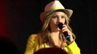 The banana story - Candica Accola - BCN Europe 2013