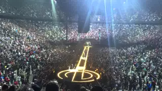The Edge falls off the edge of the stage at U2 concert in Vancouver, bc.