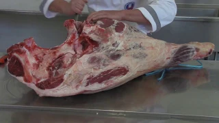 Lezione sulla disossatura e i tagli della carne